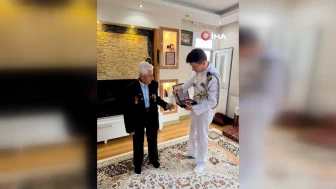 104 Yaşındaki Kore Gazisi Yeşilkaya'ya Onur Plaketi Takdim Edildi