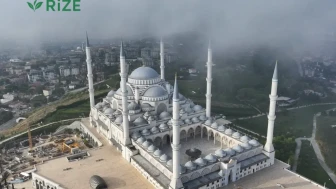 Çamlıca Camisi, sis bulutları arasında havadan görüntülendi!