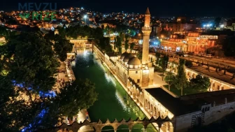 Şanlıurfa'da Bunaltıcı Sıcaklar, Balıklıgöl'ü Gece Ziyaretlerine Açtı!
