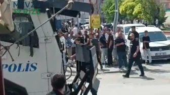 Van'da iki aile arasında taşlı sopalı kavga çıktı: Ortalık savaş alanına döndü, polis TOMA ile müdahale etti
