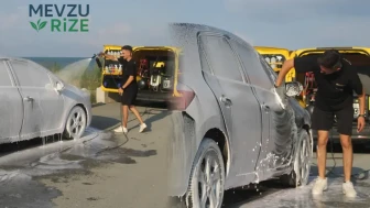 Kameramanlığı bıraktı, yüksek kiralara inat kendi işinin patronu oldu: Aracını mobil oto yıkamaya çevirdi