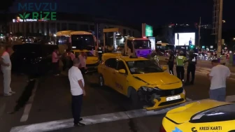 Beyoğlu'nda dehşet dolu kaza: Sekiz araç birbirine çarptı!