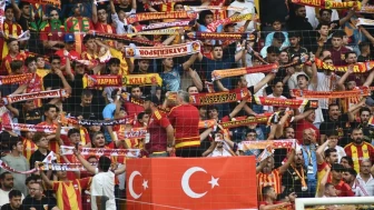 Kayserispor Taraftarları Yerini Aldı: Sivasspor Karşılaşmasını 8,200 Kişi Seyretti!