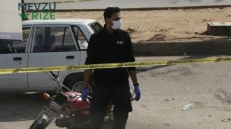 Pakistan'da Canlı Bomba Saldırısı: 5 Polisin Aralarında Bulunduğu 13 Kişi Hayatını Kaybetti