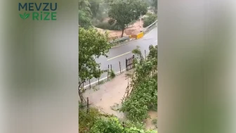 Şiddetli yağışın vurduğu Çin'de konut binası çöktü