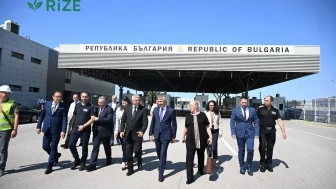 Gurbetçiler ve Nakliyeciler İçin Yeni Dönem: Sınır Kapılarındaki Uzun Beklemelere Veda Ediliyor! Kapıkule'de Çarpıcı Gelişme!