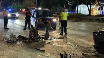 Eskişehir'de Park Halindeki Tıra Çarpan Otomobilin Sürücüsü Yaralandı!