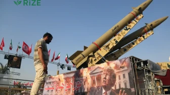 Tahran'da Trump'a Yönelik "Seni Öldüreceğiz" İfadesi İçeren Afişler Gözaltına Alındı