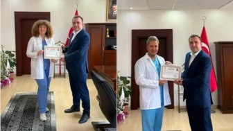 Pazaryolu’ndan Ayrılan İki Doktora Kaymakam Türk’ten Başarı Belgesi