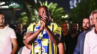 Fenerbahçe'den transfer açıklaması: Romelu Lukaku imza töreninde babasını örnek gösterdi
