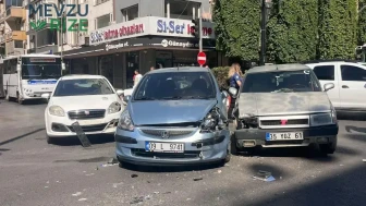 Aydın’da Feci Zincirleme Kaza: 3 Araç Birbirine Çarptı