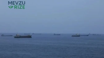 Hürmüz Boğazı'nda Sıradan Geçişler: Her Gece Çok Sayıda Tanker Gizlice İlerliyor!