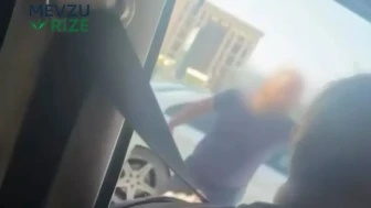 Bursa'da Minibüs ve Otomobil Şoförleri Arasında Sert Kavga: O Anlar Kameralara Yansıdı