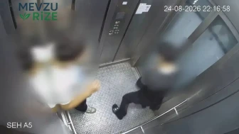Bursa'da Asansörde Mahsur Kalan Çocuklar, Çözümü Omuz Atmakta Buldu!