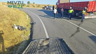 Isparta'da Motosiklet ile Kamyon Çarpıştı: Sürücü Hastaneye Kaldırıldı