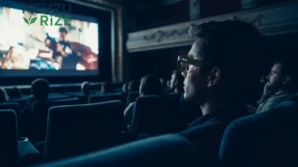Sinema salonlarında büyük kriz! Işığını kapatıp salona giriyorlar: Yasaklanması an meselesi