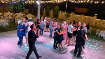 Nazilli'de Düğün Skeçine Damga Vuran Gelin Krizi: Nikah Günü Öncesi Ayrıldı, Tek Başına Kutladı!