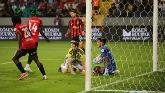 Fenerbahçe'nin Ayrılığı: Tarihe Adını Yazdırdı!