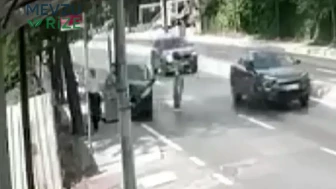 Pendik'te Yaya Koruma İçin Direksiyonu Kıran Sürücü, Dede ve Torununun Yaralanmasına Sebep Oldu