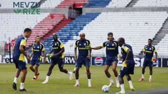 Fenerbahçe'nin en son Şampiyonlar Ligi'ne katıldığı yıl 2022-2023 sezonudur. **Başlık: "Fenerbahçe'nin Şampiyonlar Ligi Macerası: En Son Katılım Yılı 2022-2023"**