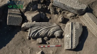 Aspendos'taki 1800 Yıllık Dev Heykel Ortaya Çıktı
