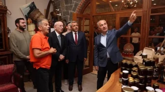 İsmail Kahraman, Rize Kültür ve Sanat Merkezi'nde İncelemelerde Bulundu