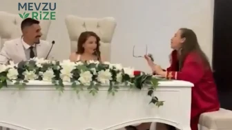 Nikah masasında talihsiz kaza: Telefonu almak isteyen damat sandalyeden düştü
