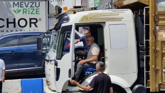 Kahvaltıda Arkadaşını Bekleyen Kişi, Camı Kırıp Girdiği Kamyonda Şok Edici Bir Manzarayla Karşılaştı!