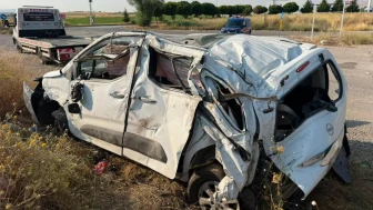 Sandıklı’da Feci Kaza Hafif Ticari Araç Takla Attı: 1 Ölü, 2 Yaralı