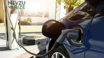 Elektrikli Araçlarda Çığır Açan Yenilik: Tavan Camı ile Enerji Üretiminin Arkasındaki Teknoloji Nedir?