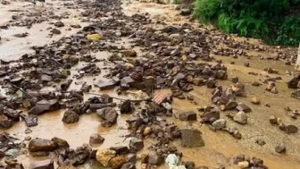 Şiddetli Yağış Giresun’u Vurdu: Espiye Belediyesi Ekipleri Sahada