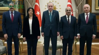Başkan Erdoğan, DEM Parti Temsilcilerini Beştepe'de Ağırlayacak: Terörsüz Türkiye İçin Zirve Toplantısı Düzenleniyor
