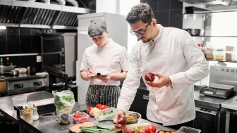 Aşçı Maaşları 2026: (Otel, Gemi, Executive Chef, Sous Chef)