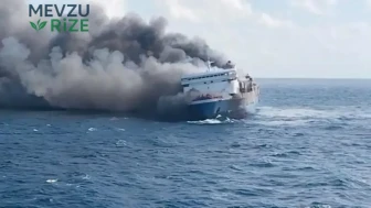 Endonezya'da Korkunç Yolcu Gemisi Yangını: 250 Kişi Bulunan Gemide 5 Ölü, 41 Kayıp!