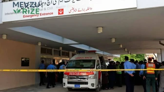 Pakistan Hastanesinde Korkunç Yangın: 15 Bebek Hayatını Kaybetti