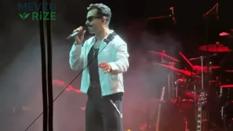 Gökhan Türkmen’in Konserinde Dikkat Çeken An: 9 Kişi Aynı Anda Evlilik Teklifi Etti!