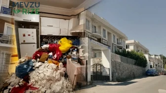 Kötü kokular apartmanı ayağa kaldırdı! Acil servis hemşiresinin daireye girdiklerinde gördüklerine inanamadılar
