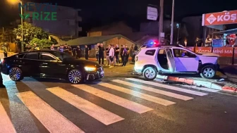 Otomobil ile Çarpışan Polis Araçlarındaki İki Memur Hastaneye Kaldırıldı