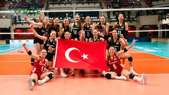 Genç voleybolcular tarih yazıyor: Dünya Şampiyonası'nda yarı finale yükseldiler