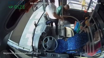 Trabzon'da Seyahat Halinde Fenalaşan Yolcuya Şoförden Acil Müdahale!