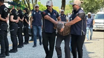 Cumhurbaşkanına Yönelik Suikast Girişimi: Firari Şüpheli Adliyeye Sevk Olundu, FETÖ Bağlantılı İtiraflar Gündem Yarattı