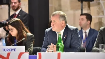 Bakan Osman Aşkın Bak, Down Judo Milli Takımı'nı dünya şampiyonu olmaları nedeniyle tebrik etti.