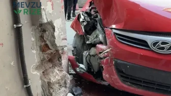 Beyoğlu'nda Düğün Konvoyunda Amca, Bina ile Kaza Yaptı!