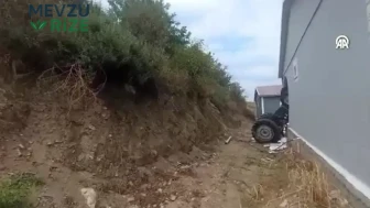 Freni Boşalan Traktör Sivas’ta Bir Evin İçine Girdi; Küçük Çocuk Yaralandı!