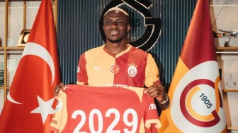 Dünyanın en iyi 20 forveti resmen açıklandı ! Victor Osimhen kaçıncı sırada ?
