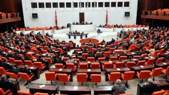 Türk siyasetinde sürpriz gelişme: İki partiden birleşme kararı