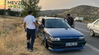 Adıyaman'da Minibüs ile Otomobil Çarpıştı: İki Kişi Yaralandı