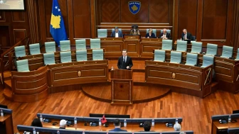 Kosova, aylarca süren siyasi çıkmazın ardından yeni hükümeti onayladı