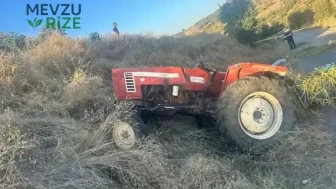 Manisa'da devrilen traktörün altında kalan sürücü hayatını kaybetti