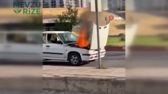 Siirt'te Yolda Giden Araçta Yangın Paniği!